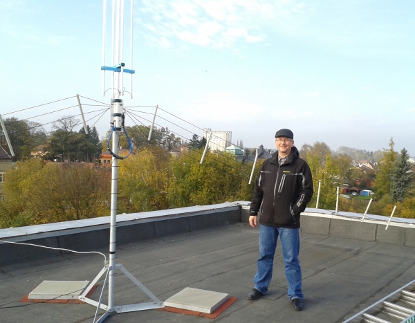 Anténa je zpátky v původní výšce